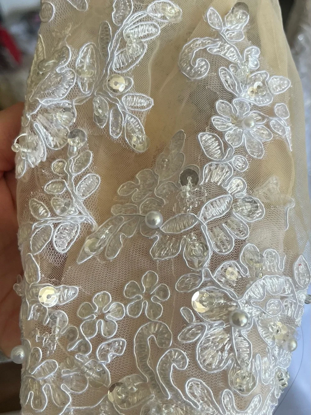 Breathtaking White Beaded Lace Wedding Dress - Beautiful - Picture 2 of 13